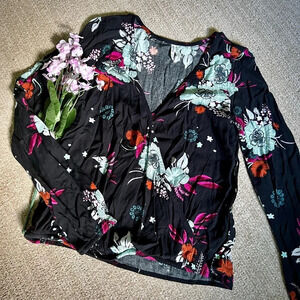 Mudd Floral V-Neck Wrap Blouse - XXS